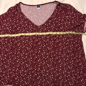Old Navy Burgundy Floral Short Sleeve Top